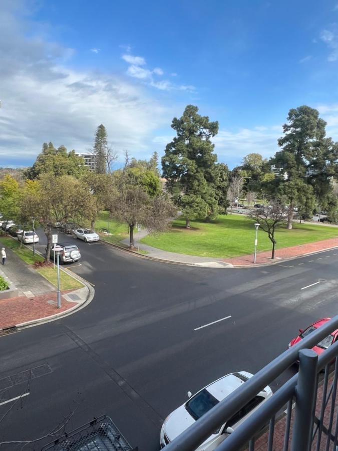 Adelaide Cbd Apartment - 3Br, 2Bath & Carpark Bagian luar foto